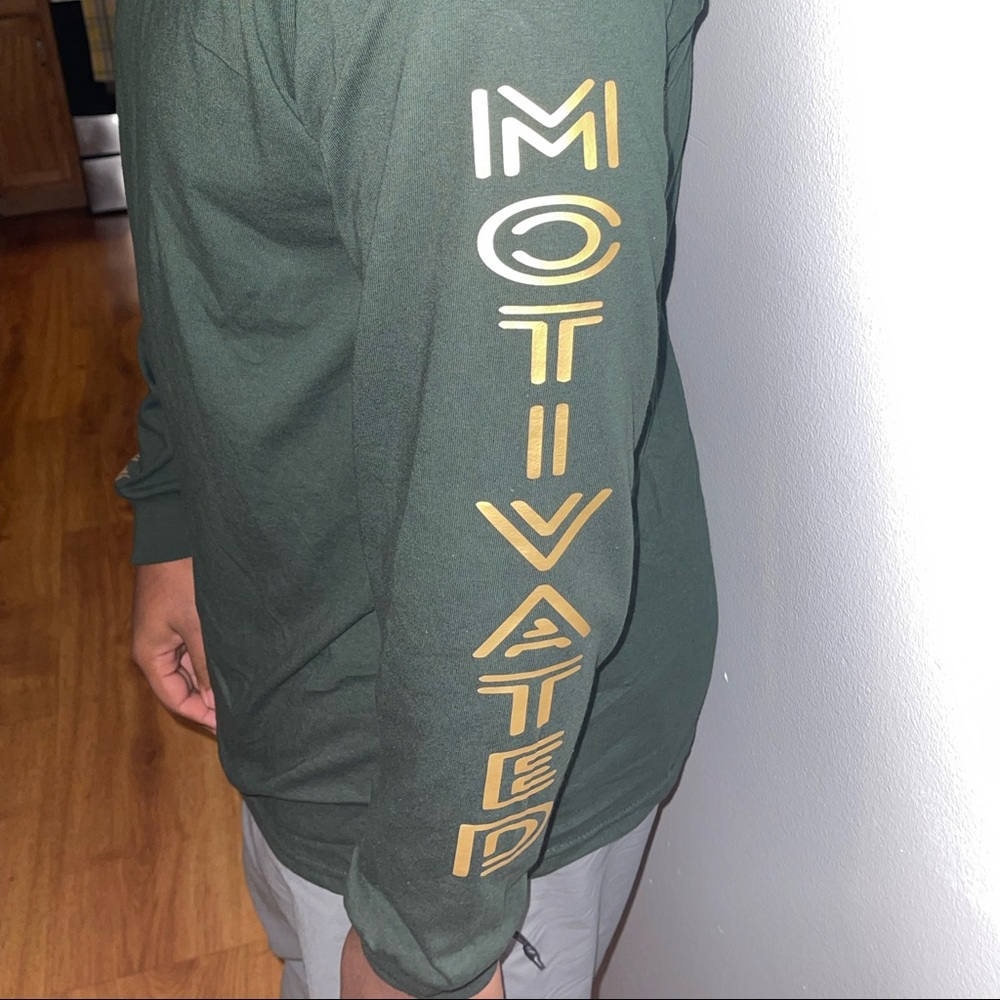 MOTIVATED Long-Sleeves T-Shirt